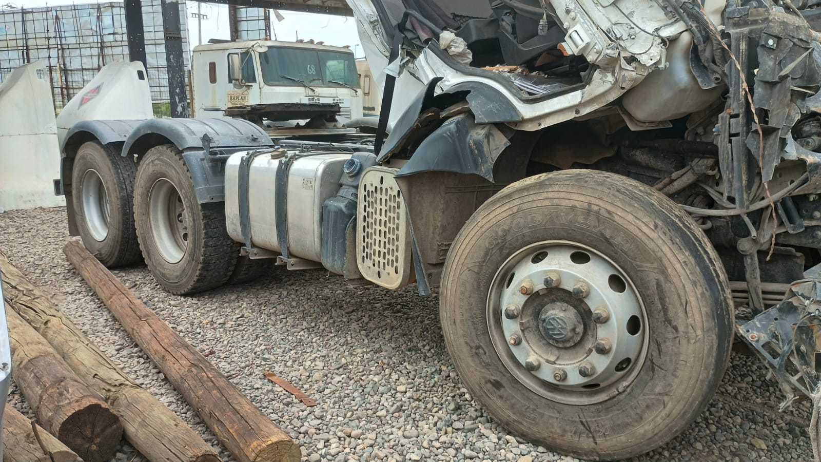 EJE PUENTE DELANTERO Volkswagen CONSTELLATION 25.360 HR 2011  USADO  EN DESARME